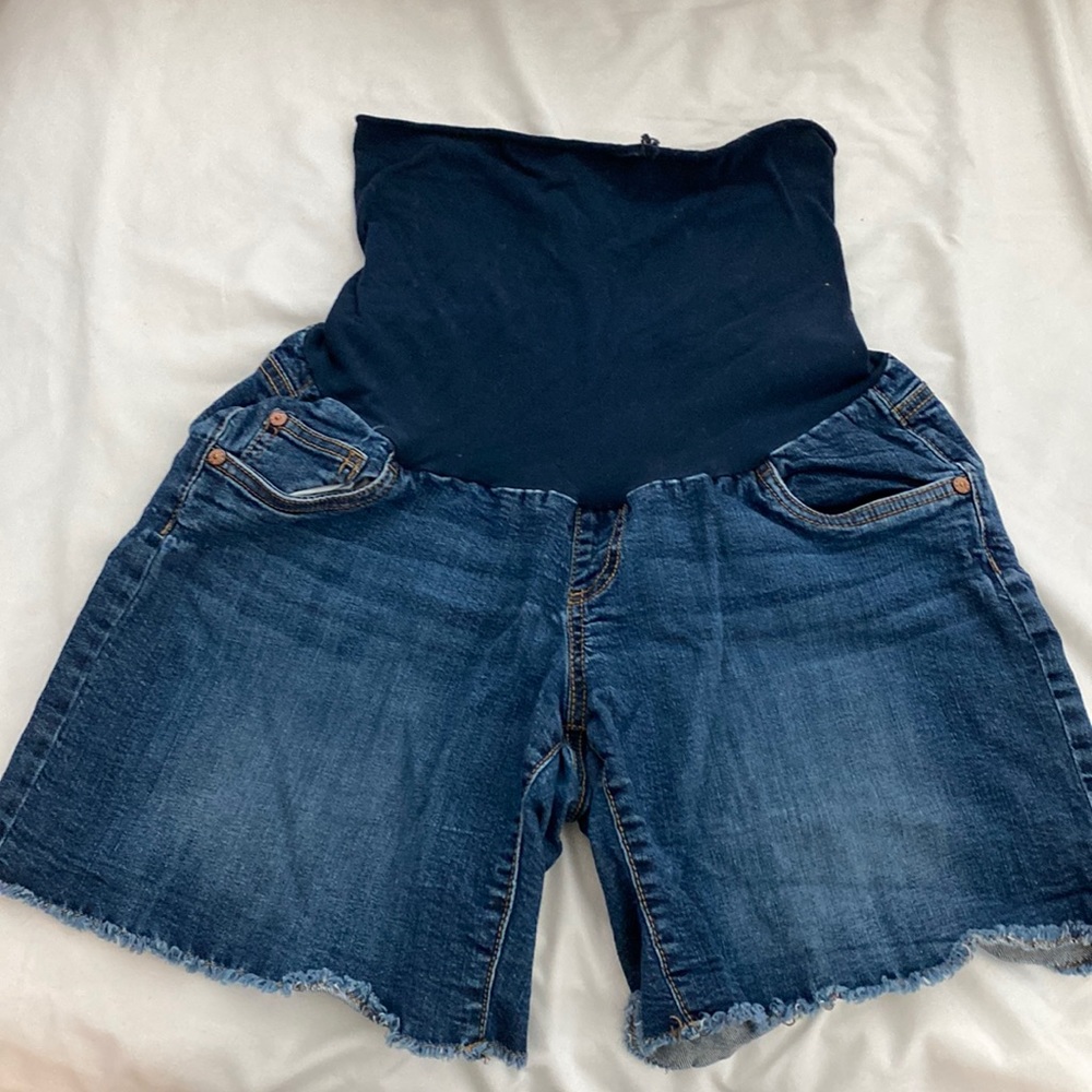 Maternity shorts